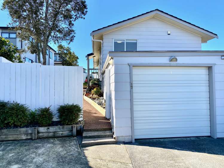 1/17 Athena Drive Totara Vale_9
