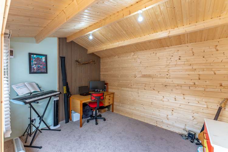 2/290b Main Highway Otaki_14