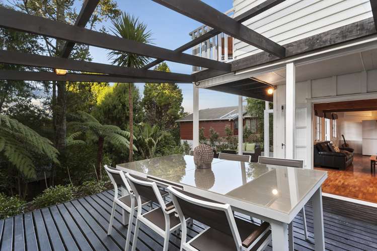 221 Godley Road Titirangi_16