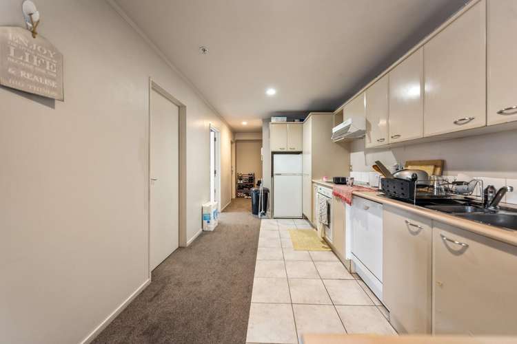 Unit 10B/6 Whitaker Place Grafton_12