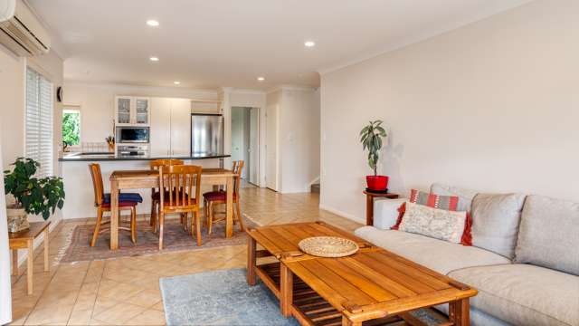 21 The Glebe Coastlands_2