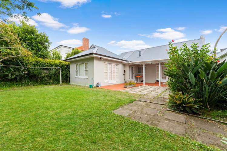 232 Lake Road Hauraki_10