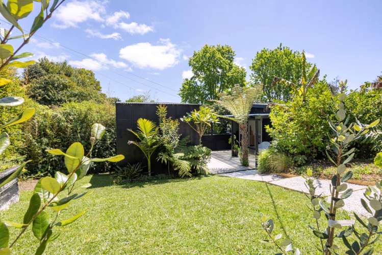 29 Kaurilands Road Titirangi_13