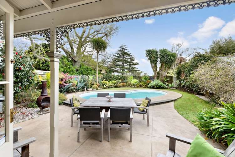 196 Carrington Road Mount Albert_1