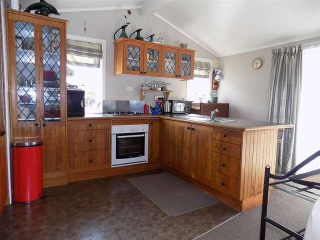 7a School Road Tuakau_2