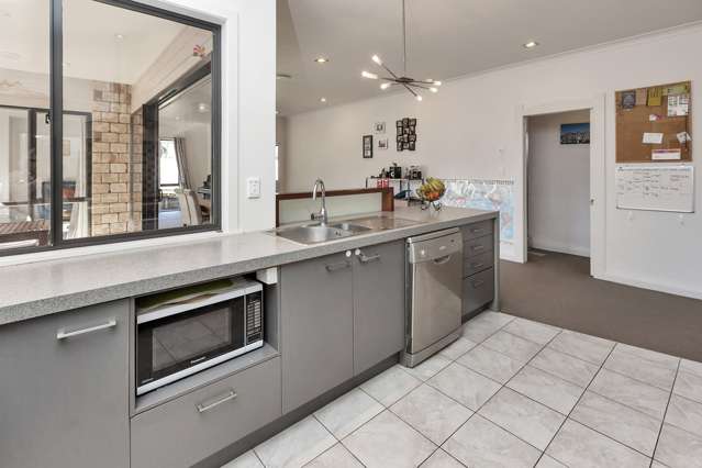 65 Mackesy Road Parahaki_1