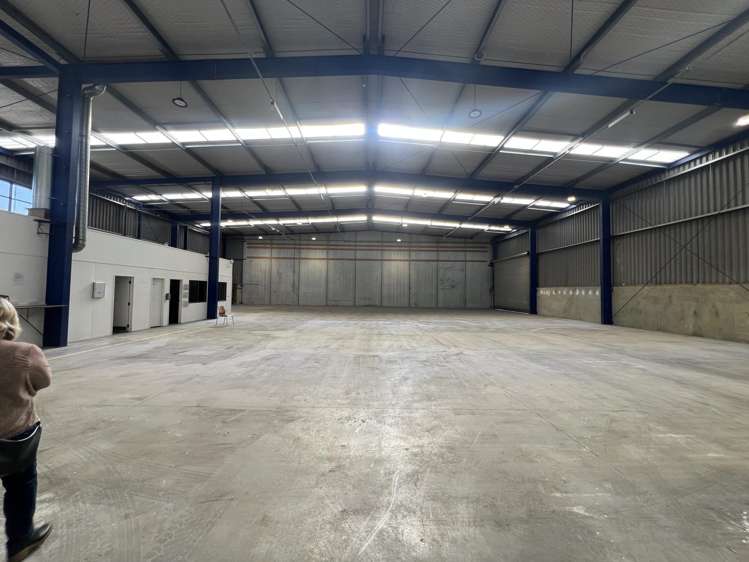 128 and 128A Hugo Johnston Drive Penrose_4