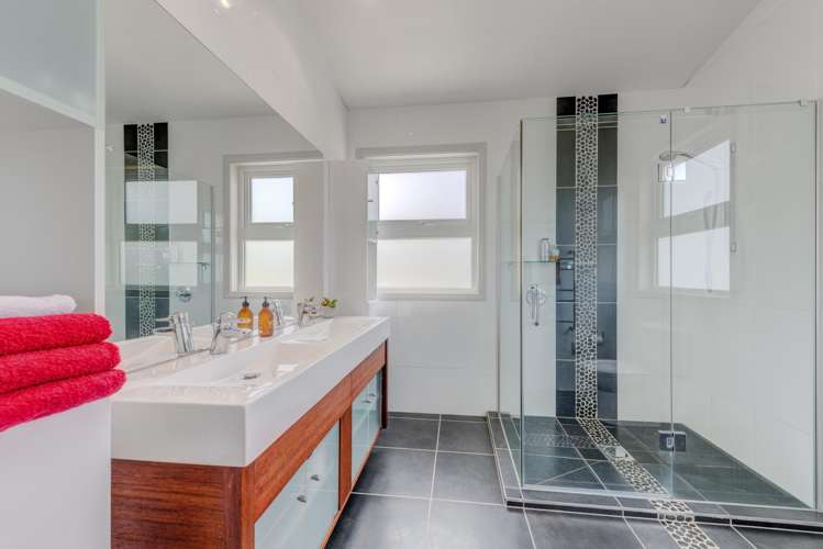 16 Crossland Place Maraetai_12