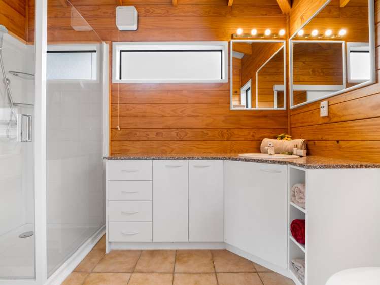 11 Te Mu Road Lake Tarawera_15