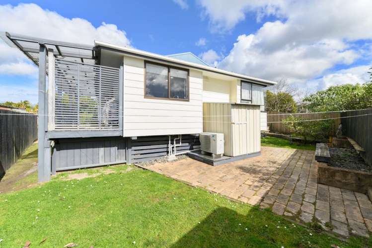 25 Glen Close Glen Eden_3