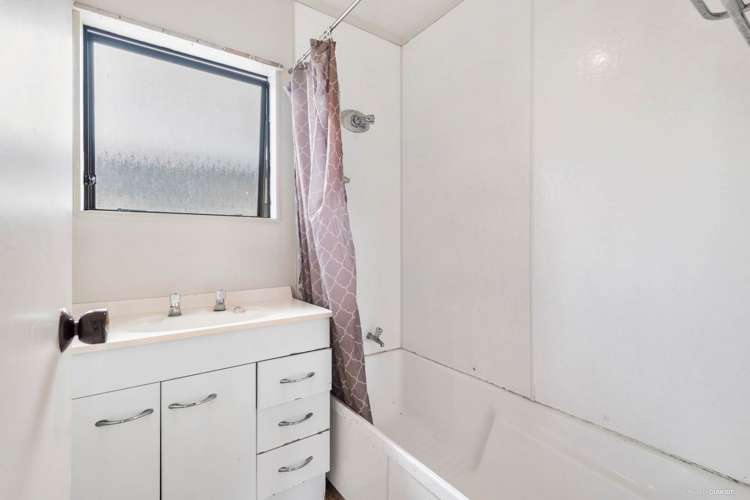 2/13 Warriston Avenue Waiuku_5