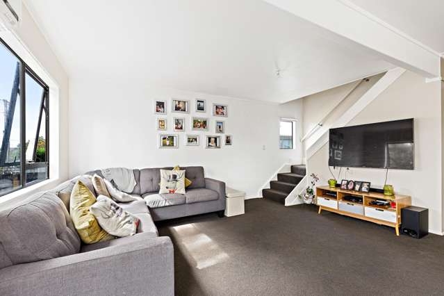 6 Te Moau Avenue Parakai_1