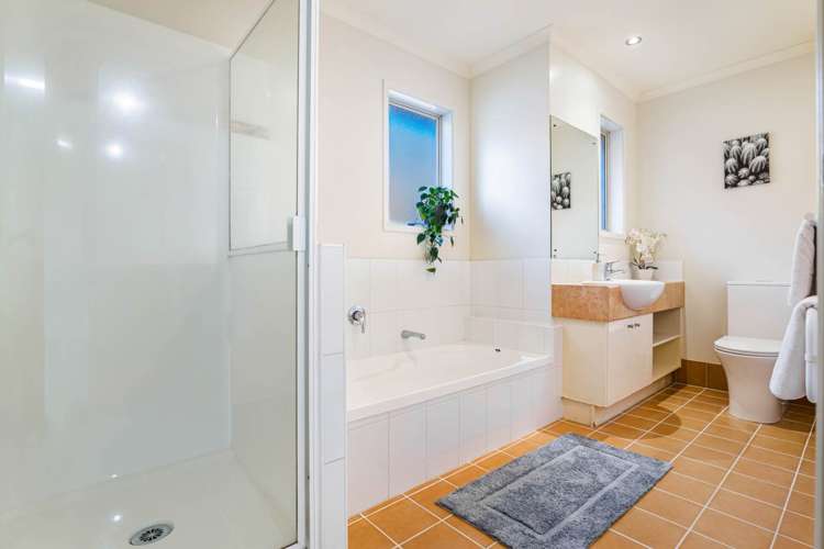 27 Trimaran Drive Gulf Harbour_12