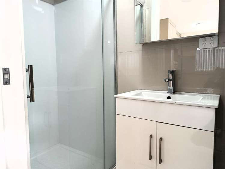 1/12 Pleasant Road Glen Eden_9