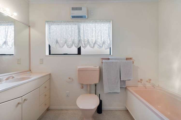 2/65 Sturges Road Henderson_20