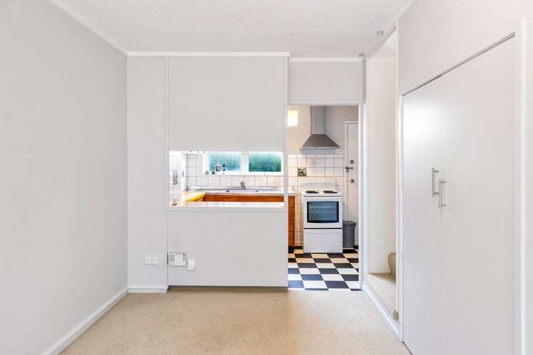 2/35 Esplanade Road Mt Eden_6