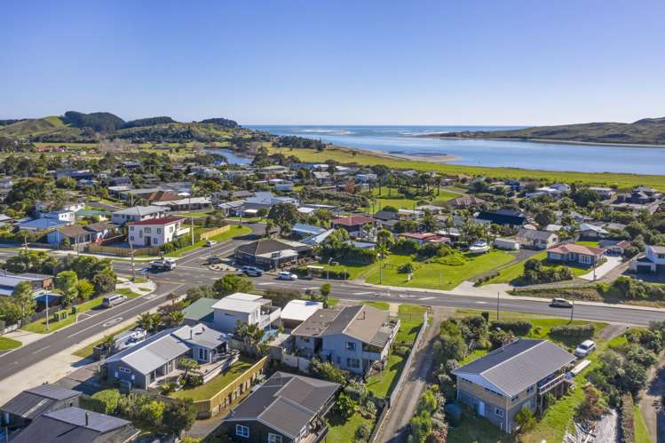 4 Opotoru Road Raglan_39