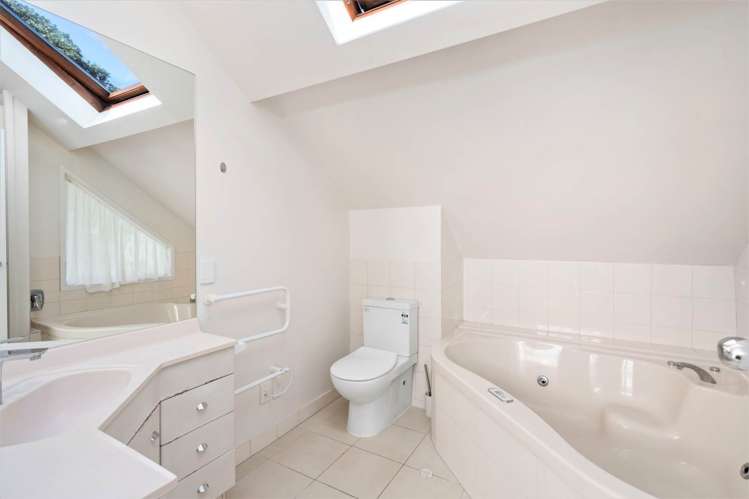 63 Parr Terrace Castor Bay_18