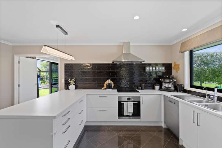 21 Barrett Road Ngahinapouri_9