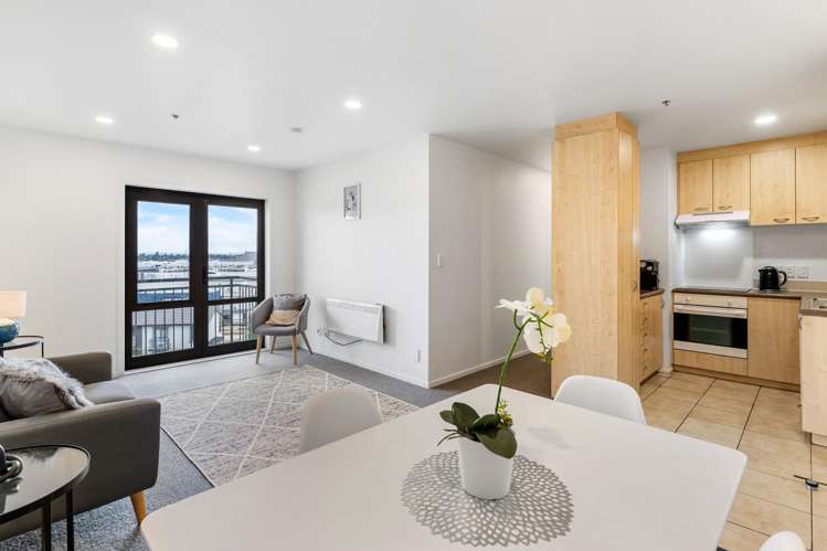5E/10 Crown Lynn Place New Lynn_6