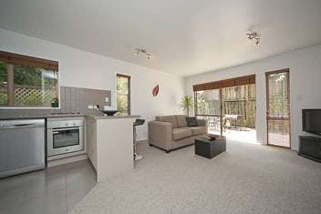 4/165a Carrington Road Mount Albert_2