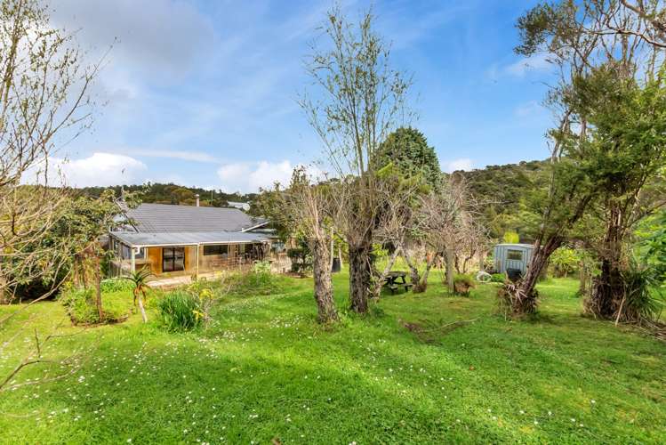 695 Huia Road Parau_20