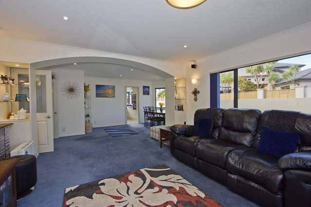 52 Downing Street Crofton Downs_1