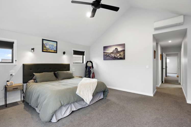 27 Carnaveron Drive Lincoln_22