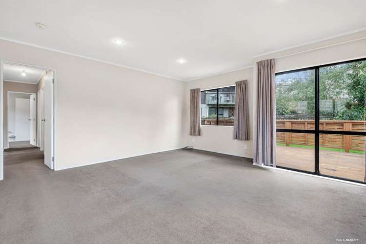 3/7 Duncan Avenue Te Atatu South_5