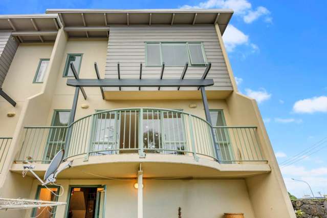 1/2 Onehunga Harbour Road Onehunga_3