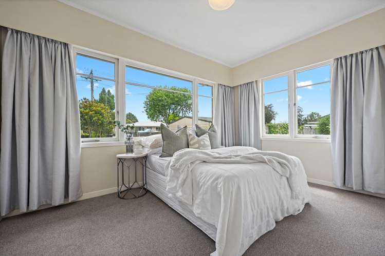 224 Fox Street Hamilton East_11