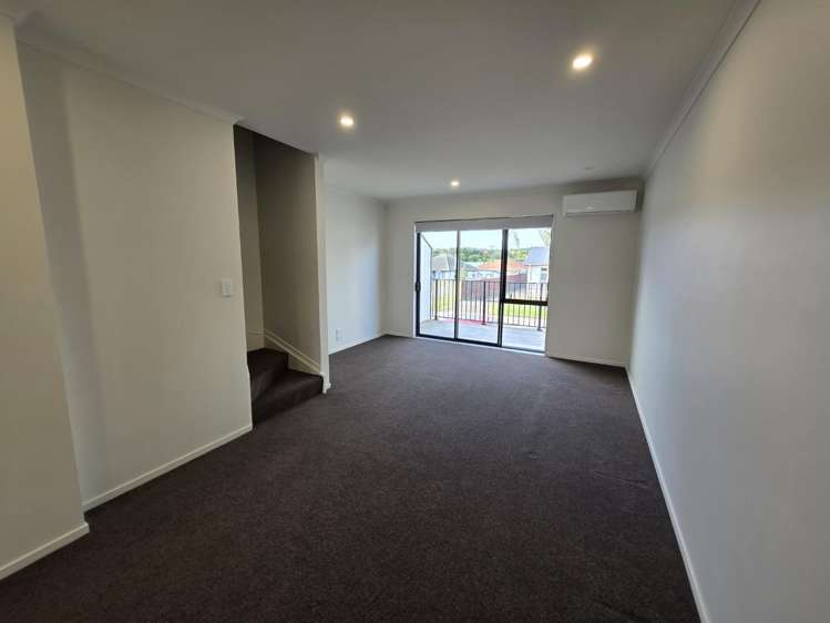 2/16 Russell Road 10686_7