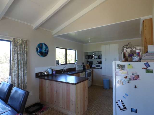 11 Esplanade Kaka Point_3