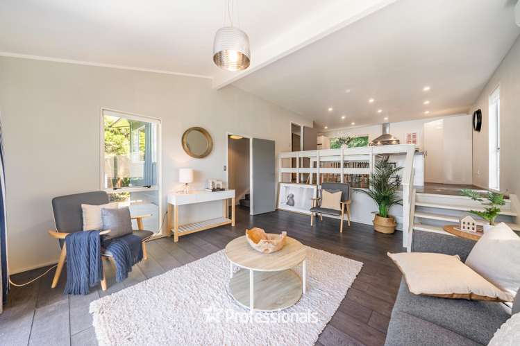 6 Swadel Way Karori_6