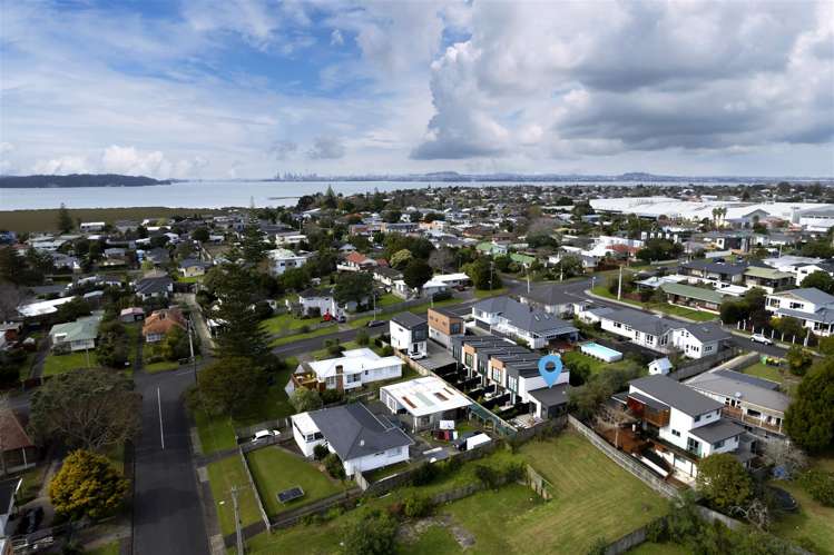 14 Mana Place Te Atatu Peninsula_13