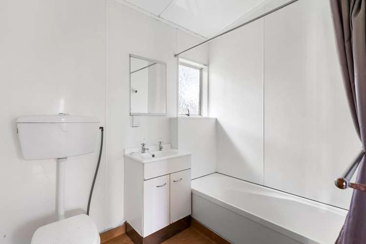 11 Poplar Road Stanmore Bay_4