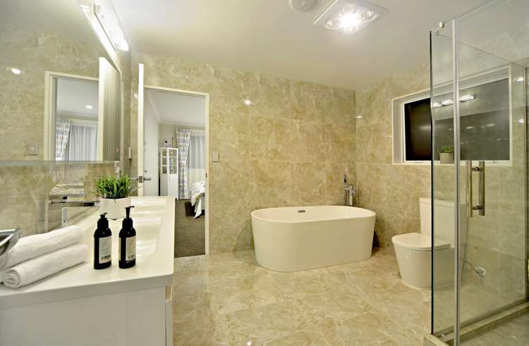 33 Rosewell Crescent Flat Bush_11