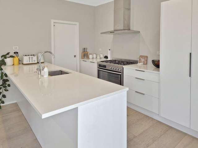 27 Charleston Avenue 2652_1