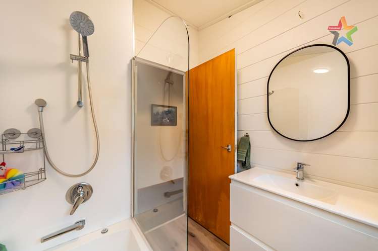 38 James Grove Stokes Valley_15