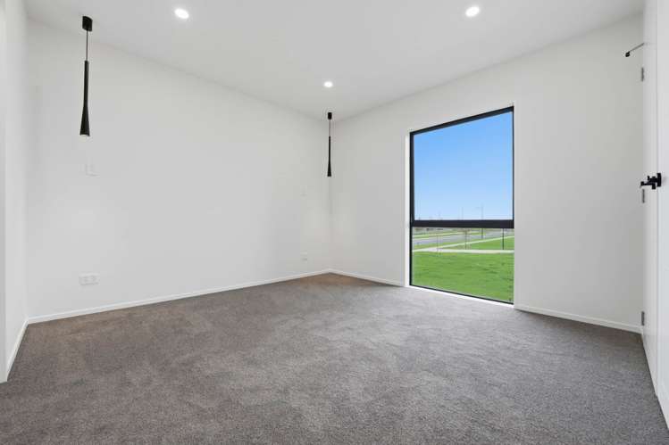 17 Karaka Village Parade Karaka_21