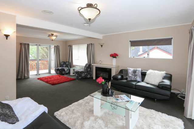 14 Gaya Grove Ngaio_1