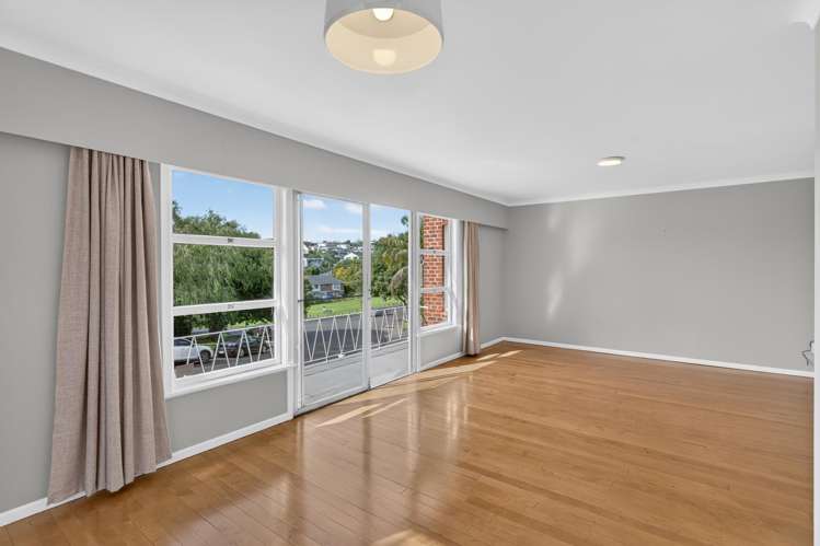 107 A & B Aotea Street Orakei_12