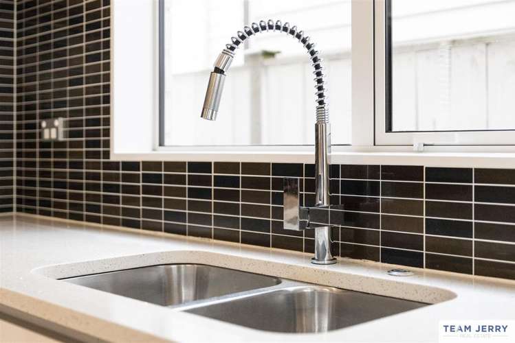 233 Murphys Road Flat Bush_28