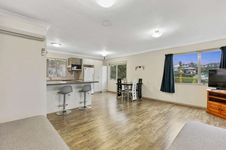 10 Poike Road Hairini_17