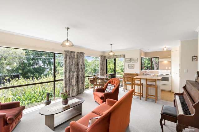 2/90 Landscape Road Mount Eden_1