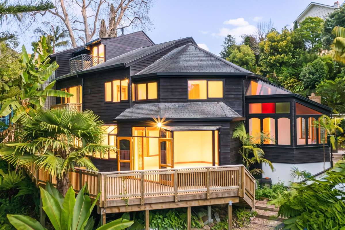 2/39 Saint Georges Bay Road_0