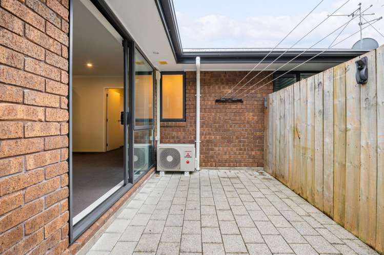 9/20 Greensboro Street Hamilton East_11