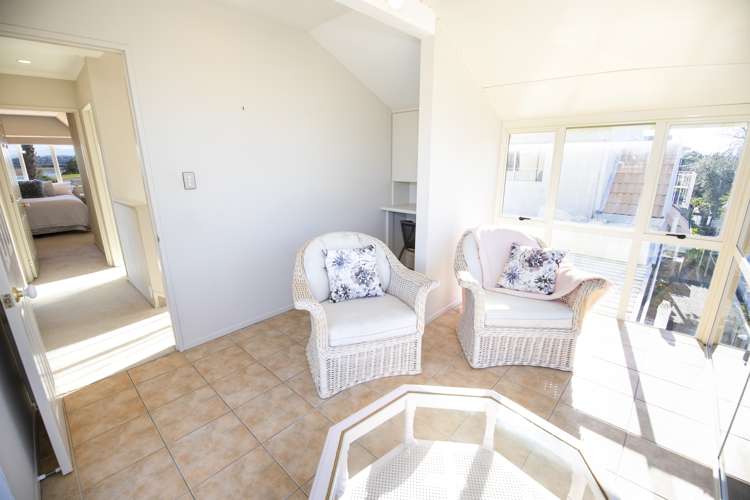 2/15 Meeanee Quay Westshore_6