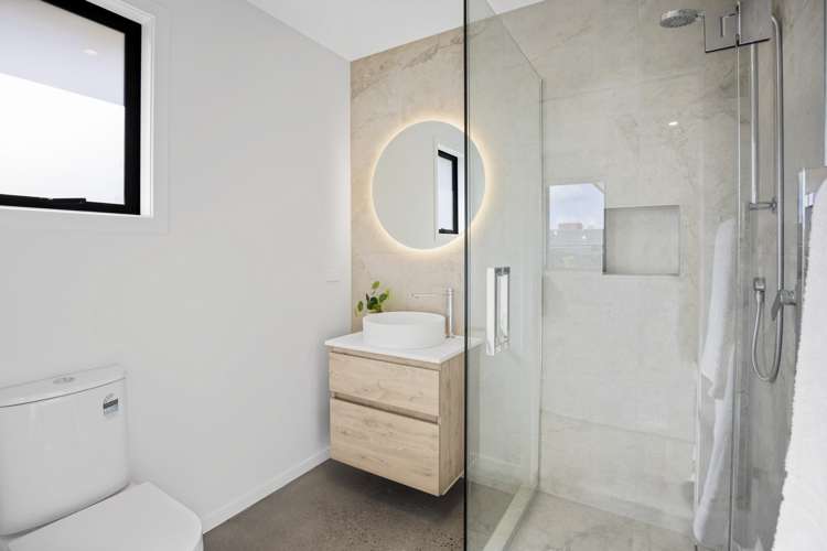 6 Burns Street Westown_19