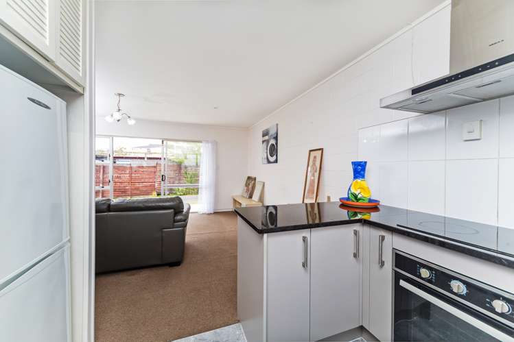 2/101 Mcleod Road Te Atatu South_9